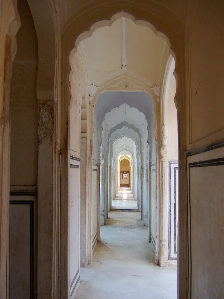Jaipur-Hawa Mahal-Corridor