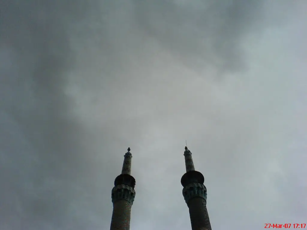 Amir Chaghmagh - Mosque in the sky
