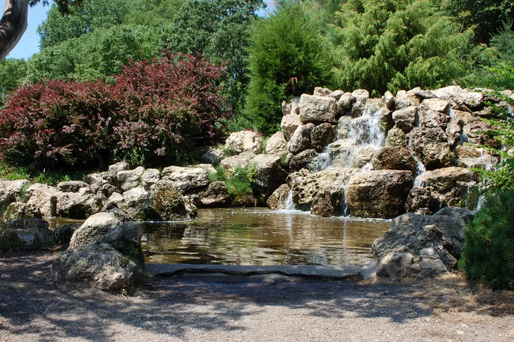 Lyndale Park Peace Rock Garden Mapio Net
