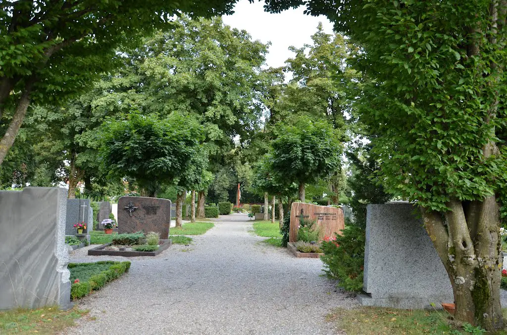 Friedhof, Gersthofen, Bayern, August 2012