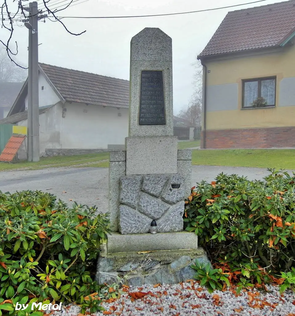 Vlčí_pomník obětem 1.sv. války