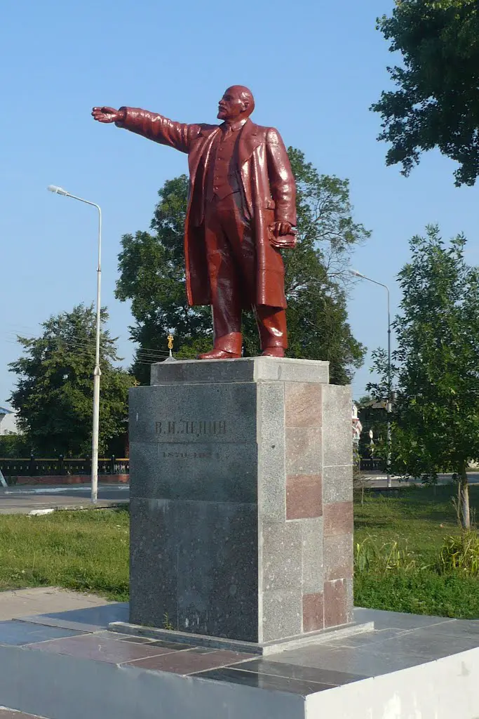 Lenin statue / David-Gorodok / Belarus