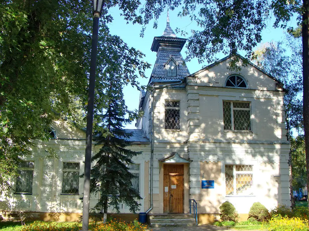 Пуща-Водица. Здание бывшего поселкового совета. 1900-е гг.
