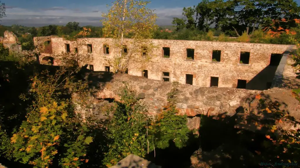 Nowogrodziec_Ruiny klasztoru ufundowanego w 1217 r. dla augustianów