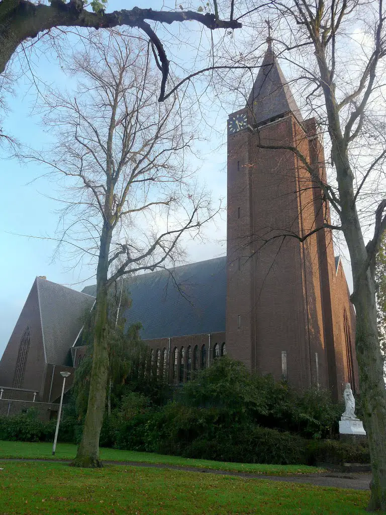 R.K.-kerk van de parochie H. Hart van Jezus Overhoven, Geldersestraat, Sittard