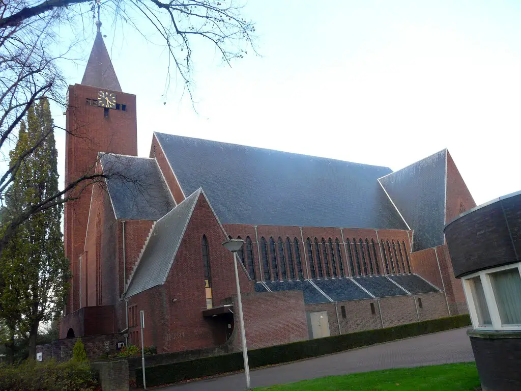 R.K.-kerk van de parochie H. Hart van Jezus Overhoven, Sittard