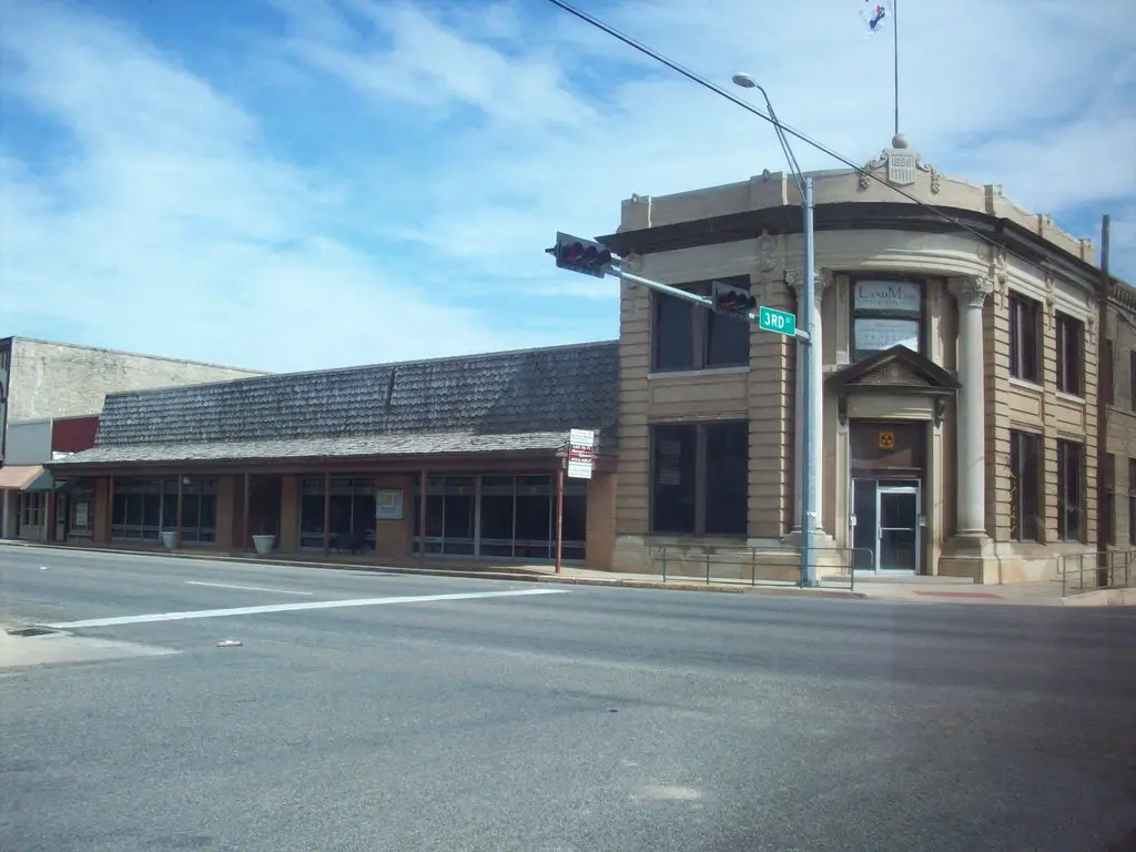 Old 1st National Bank Building, McGregor