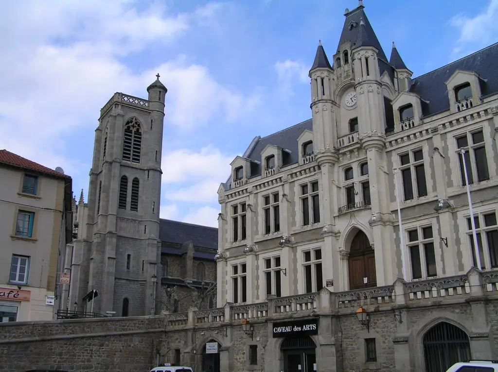 Eglise et Hôtel de Ville