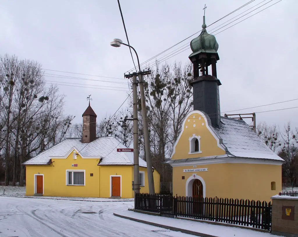 kaple sv. Michala v Kravařích Dvořisku v prosinci 2005