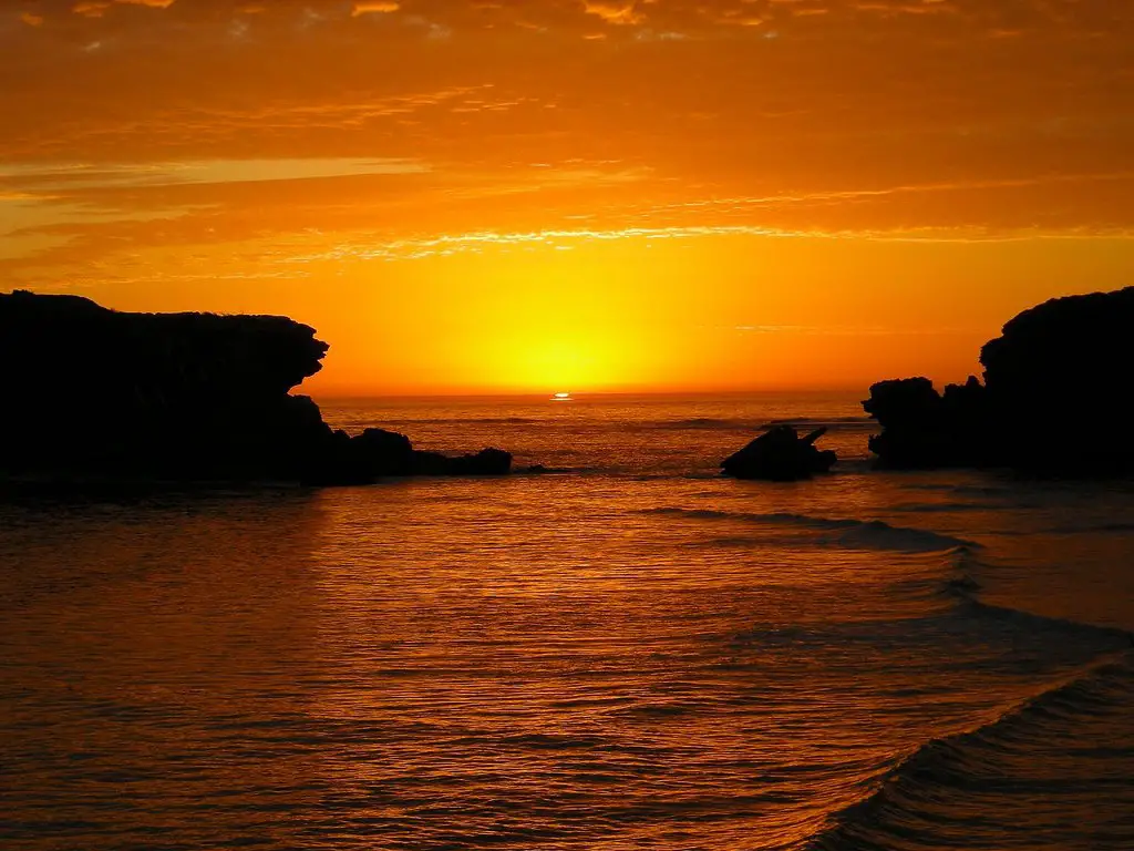Sun in the Rocks, Port Campbell, VIC, Australia