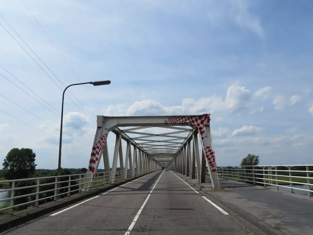 NL - Gennep - Brabantweg (u verlaat de provincie Noord Brabant)