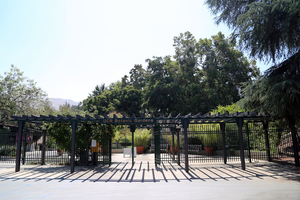 Ucr Botanical Gardens Front Gate Mapio Net