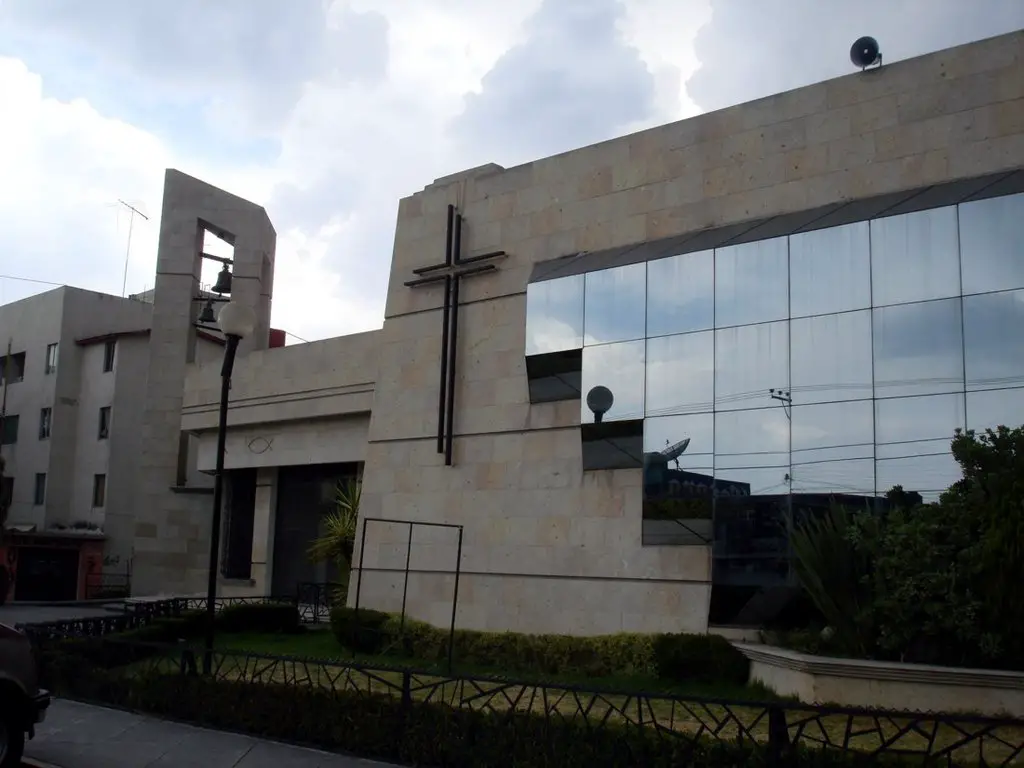 San Judas Tadeo Church Sanctuarium / Iglesia - Santuario 