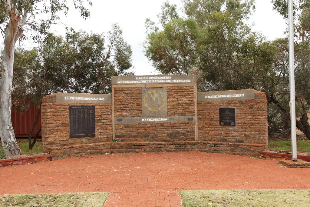 Morawa - War Memorial