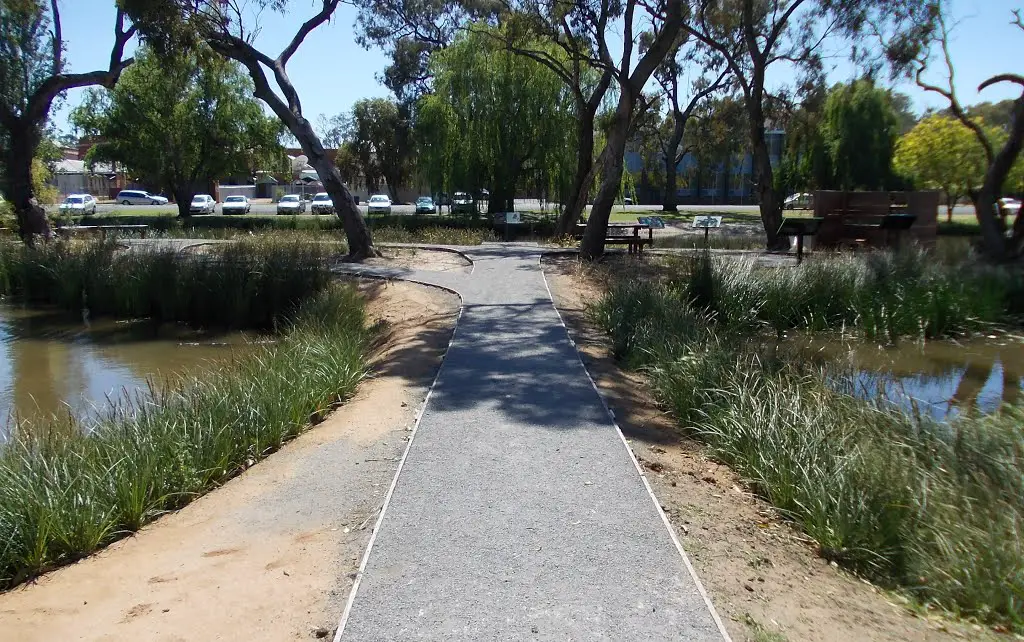 Access path to McFaull Park lookout